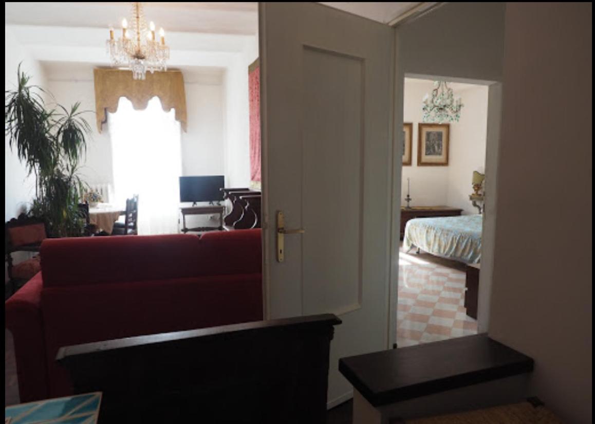 Azzi B&B Comfortably, In The Quietness Of The Perugia Historical Centre Exterior foto